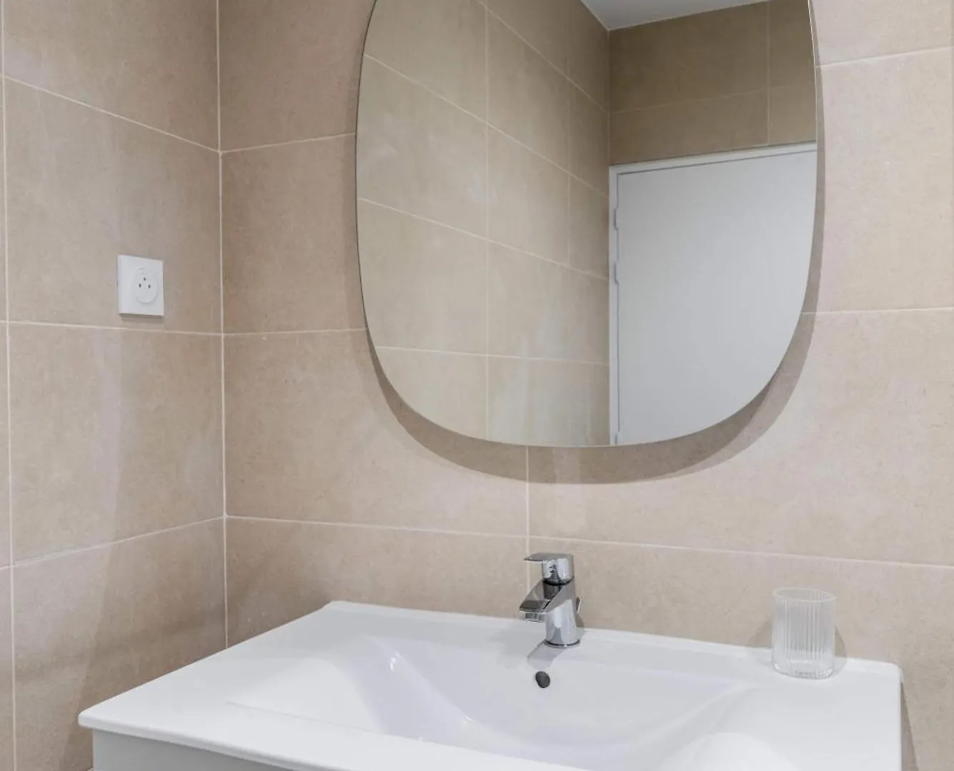 Apartment Refait A Neuf Montmartre - 18 - 2p - Flat-guest