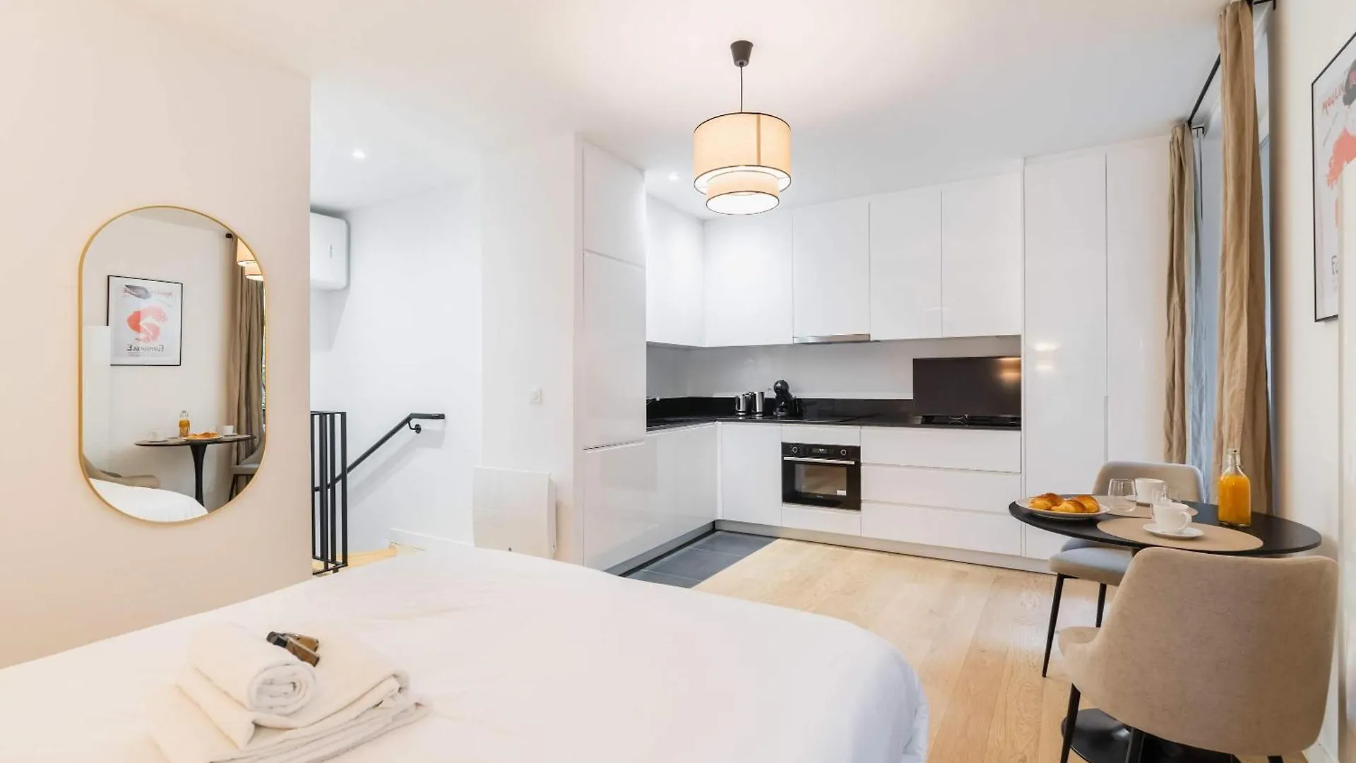 Apartment Refait A Neuf Montmartre - 18 - 2p - Flat-guest Paris