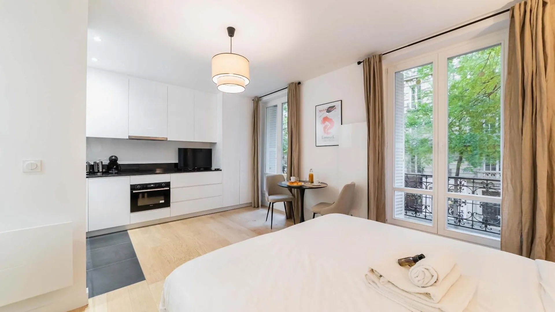 Apartment Refait A Neuf Montmartre - 18 - 2p - Flat-guest Paris